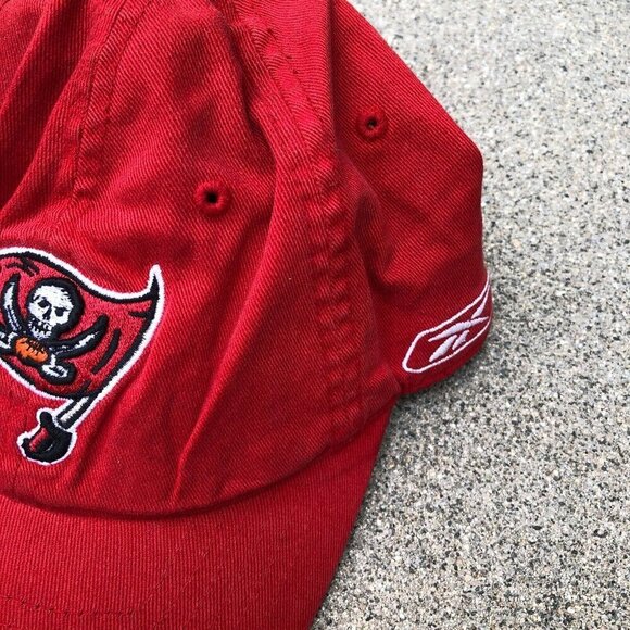 VTG REEBOK On Field Tampa Buccaneers NFL Baseball Hat Mens One Size Football Cap - Picture 4 of 7